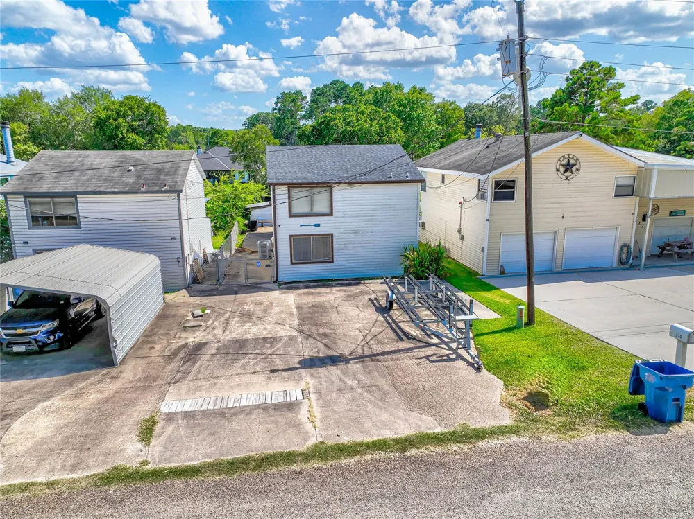 278 Shelter Cove Drive Livingston, TX 77351