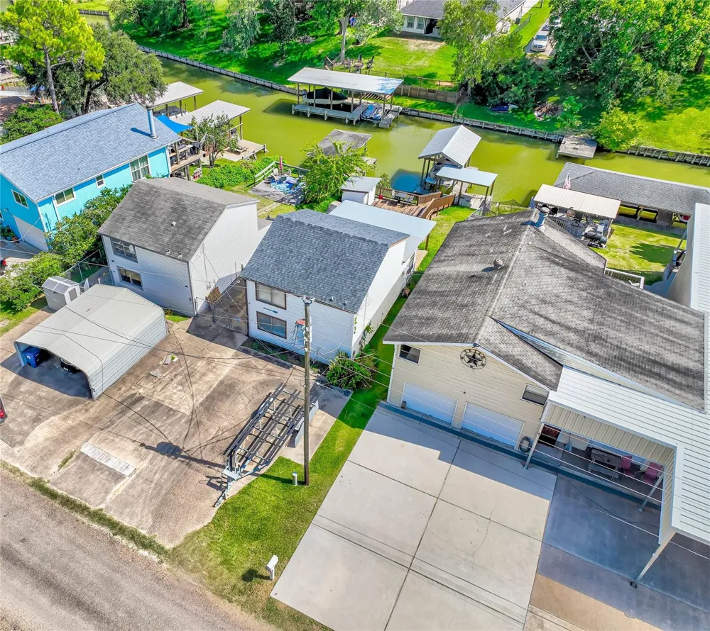 278 Shelter Cove Drive Livingston, TX 77351