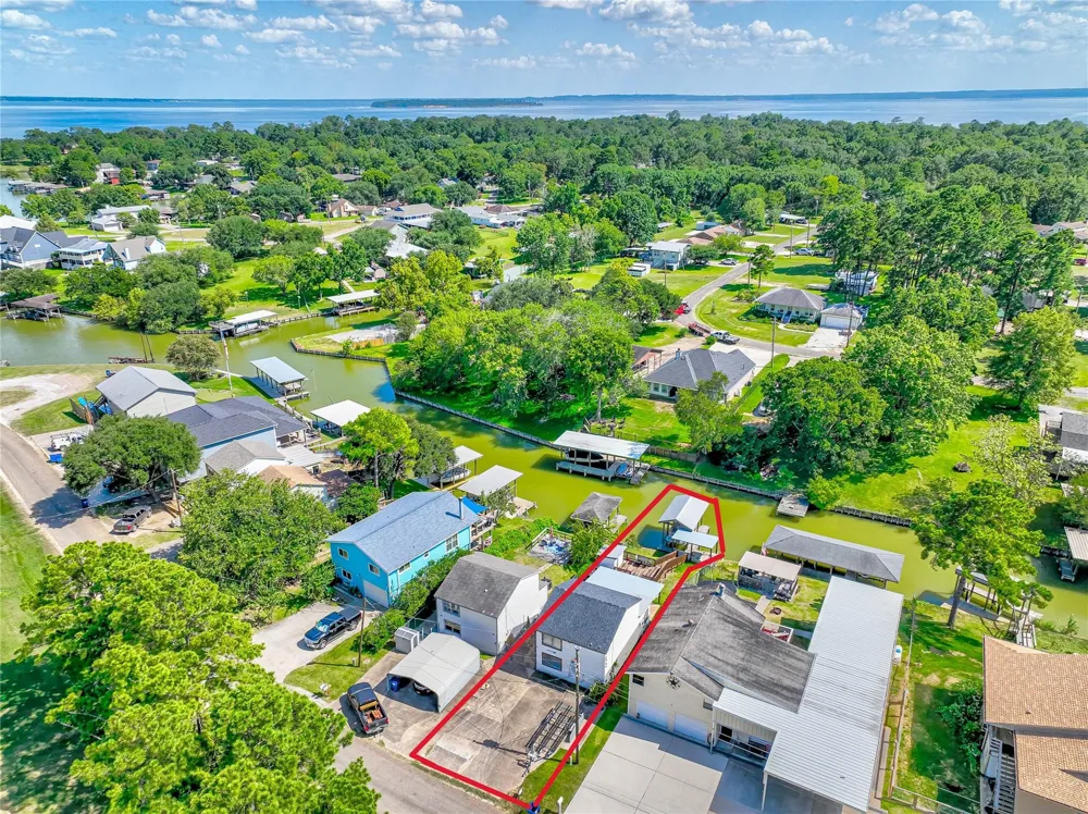 278 Shelter Cove Drive Livingston, TX 77351