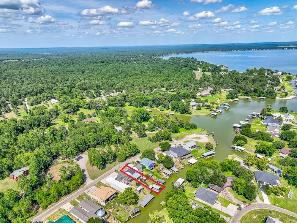 278 Shelter Cove Drive Livingston, TX 77351