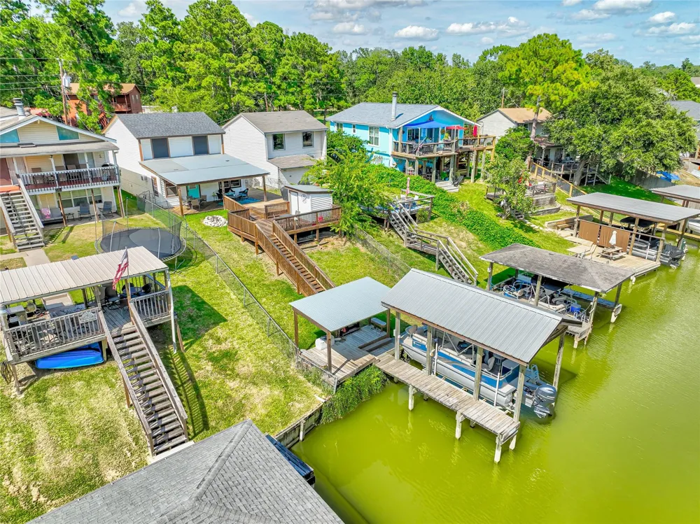 278 Shelter Cove Drive Livingston, TX 77351