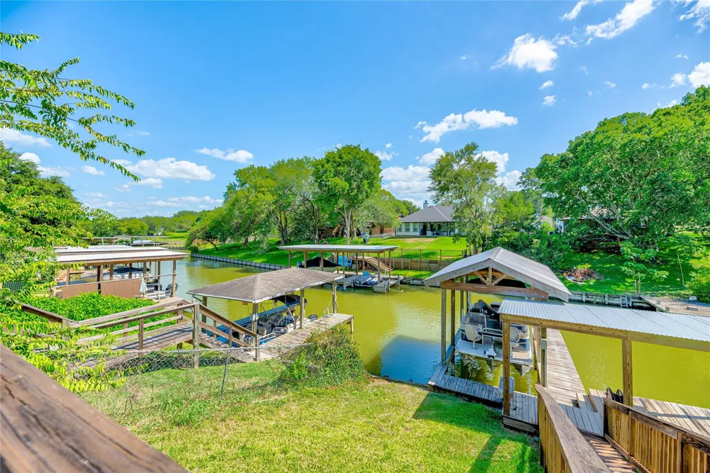 278 Shelter Cove Drive Livingston, TX 77351