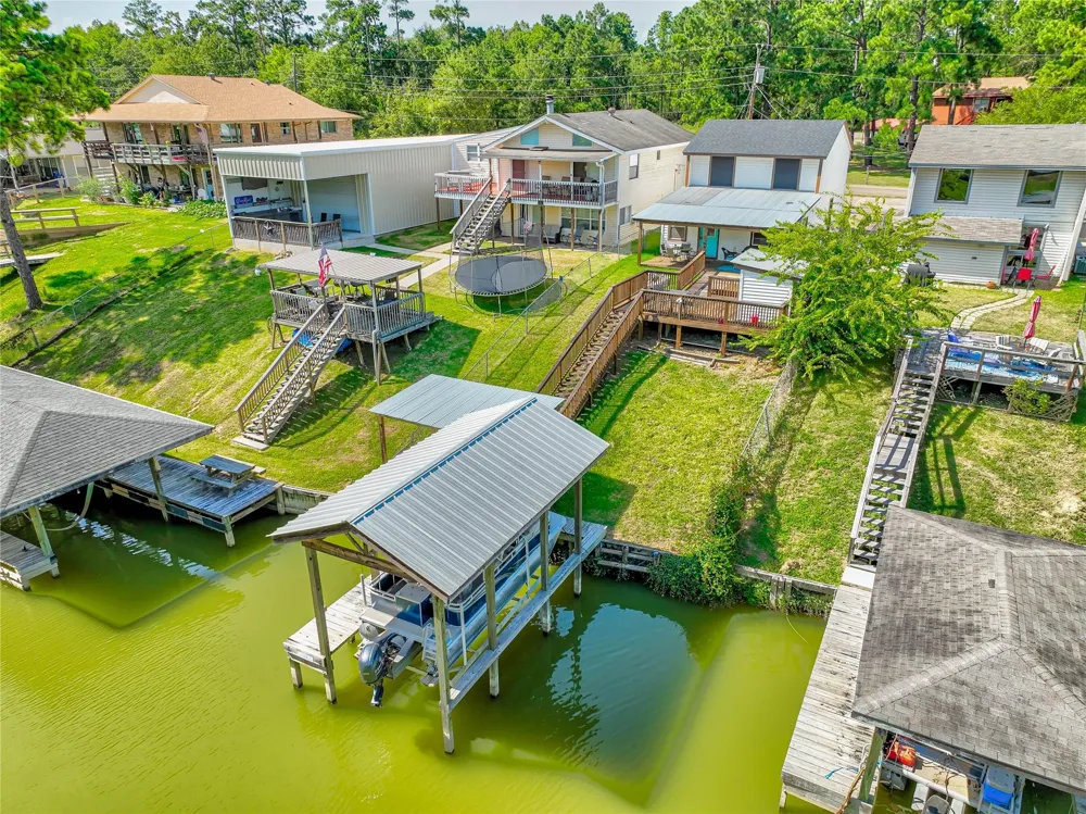 278 Shelter Cove Drive Livingston, TX 77351
