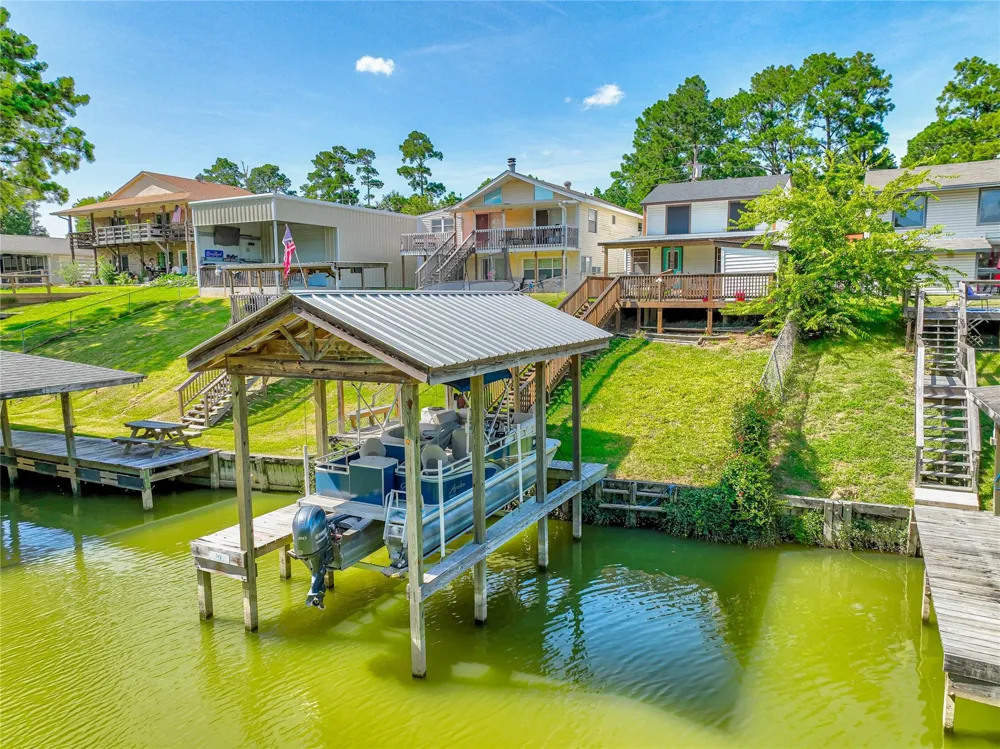 278 Shelter Cove Drive Livingston, TX 77351