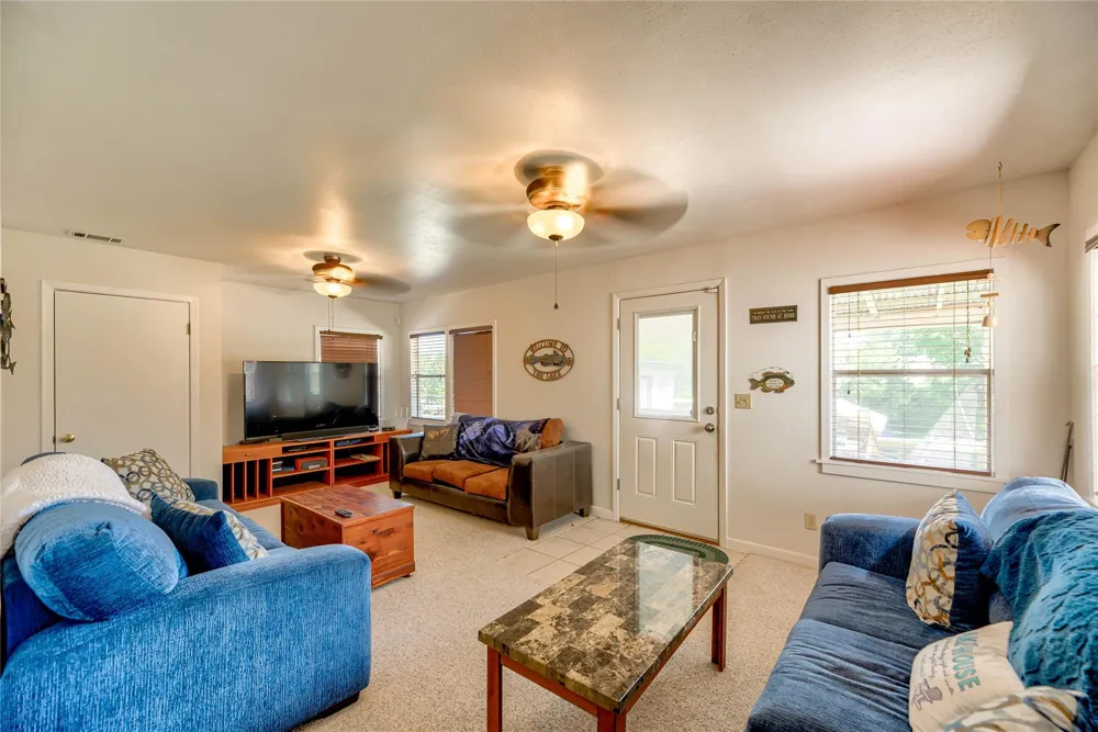 278 Shelter Cove Drive Livingston, TX 77351