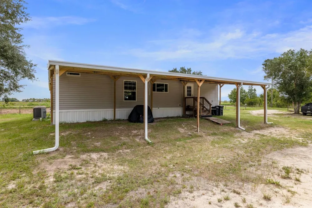 22382 NW 286TH STREET Okeechobee, FL 34972
