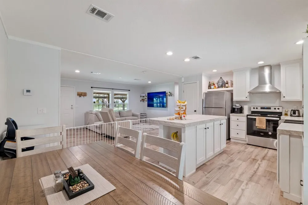 22382 NW 286TH STREET Okeechobee, FL 34972