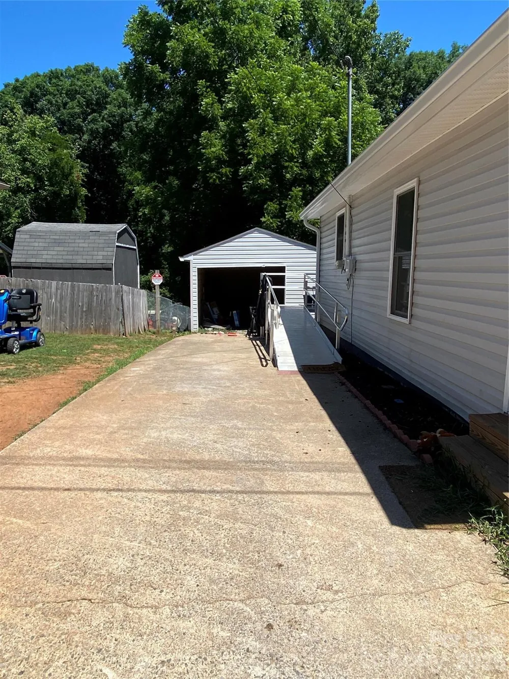 604 Peden Street North Wilkesboro, NC 28659