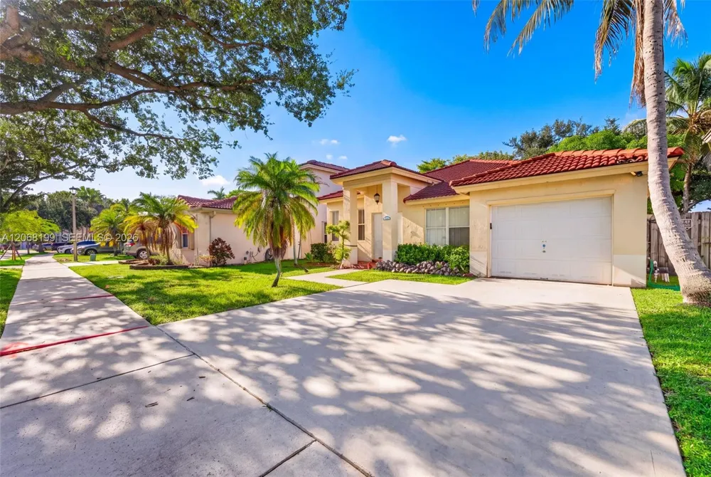 13976 S Cypress Cove Cir Davie, FL 33325