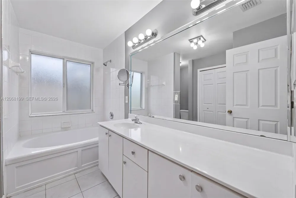 13976 S Cypress Cove Cir Davie, FL 33325