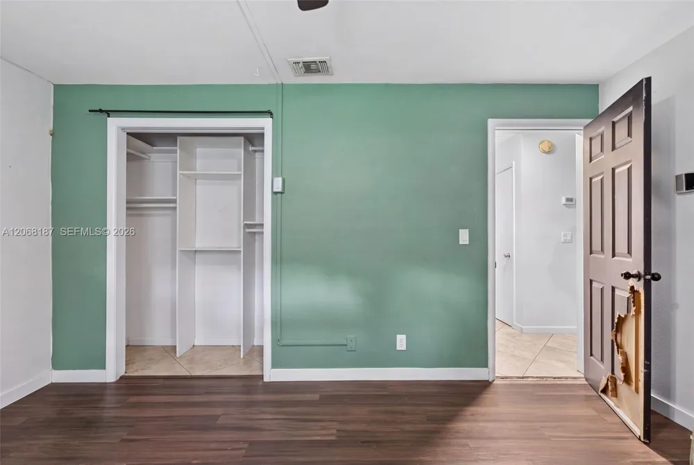 9452 SW 52nd Ct Cooper City, FL 33328