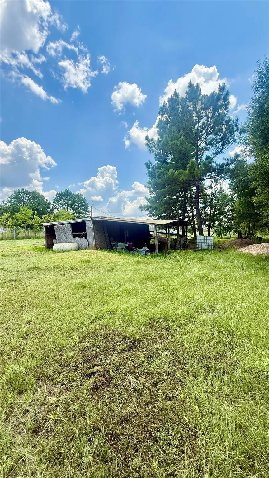 464 Road 3011a Dayton, TX 77535