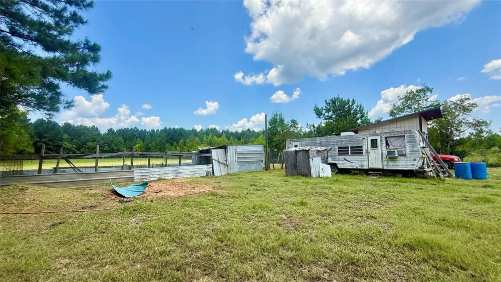 464 Road 3011a Dayton, TX 77535