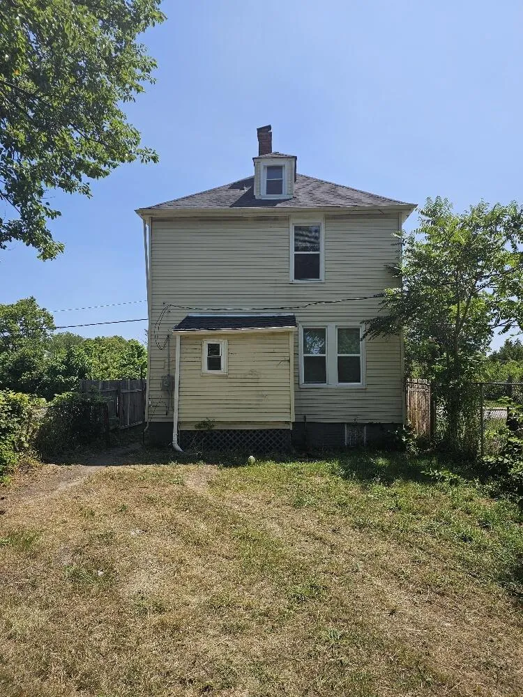 7733 E Forest Avenue Detroit, MI 48214