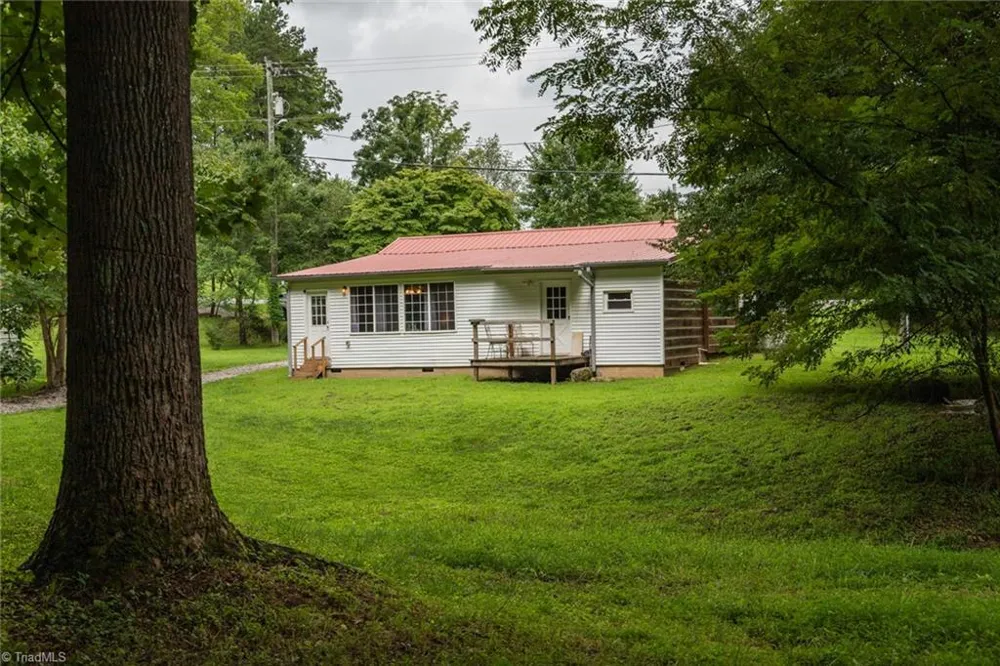 3916 Traphill Road Hays, NC 28635