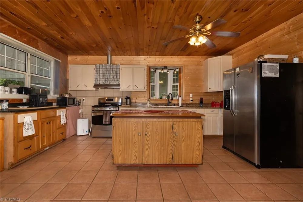 3916 Traphill Road Hays, NC 28635
