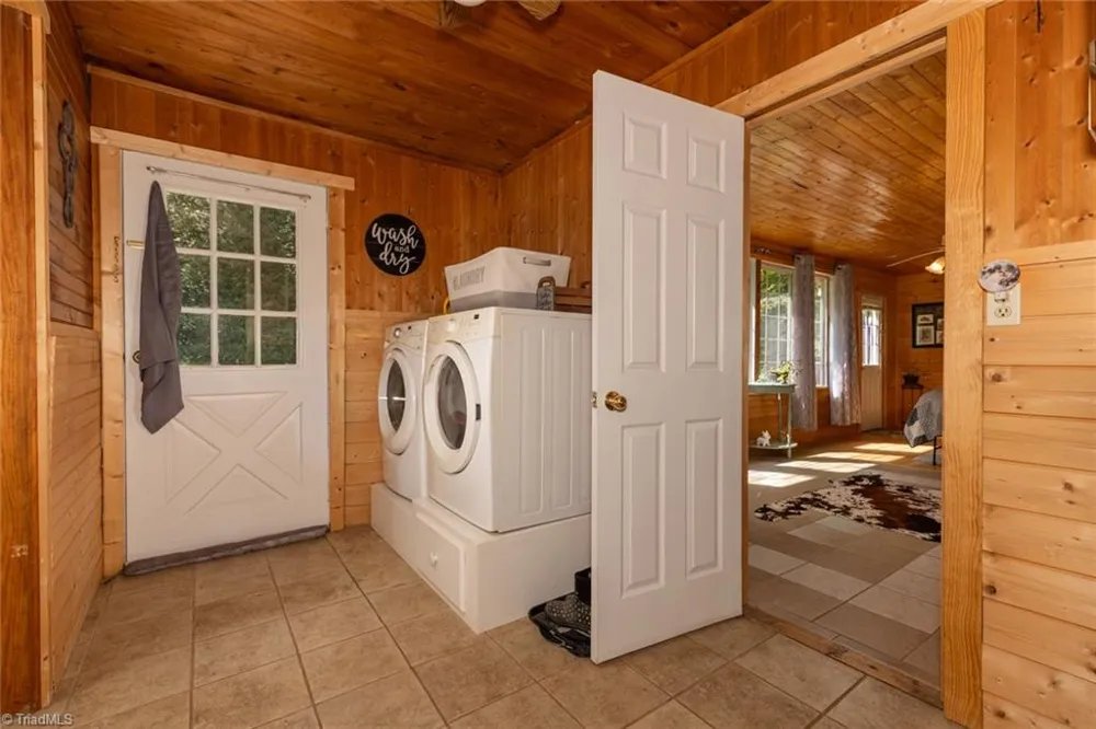 3916 Traphill Road Hays, NC 28635