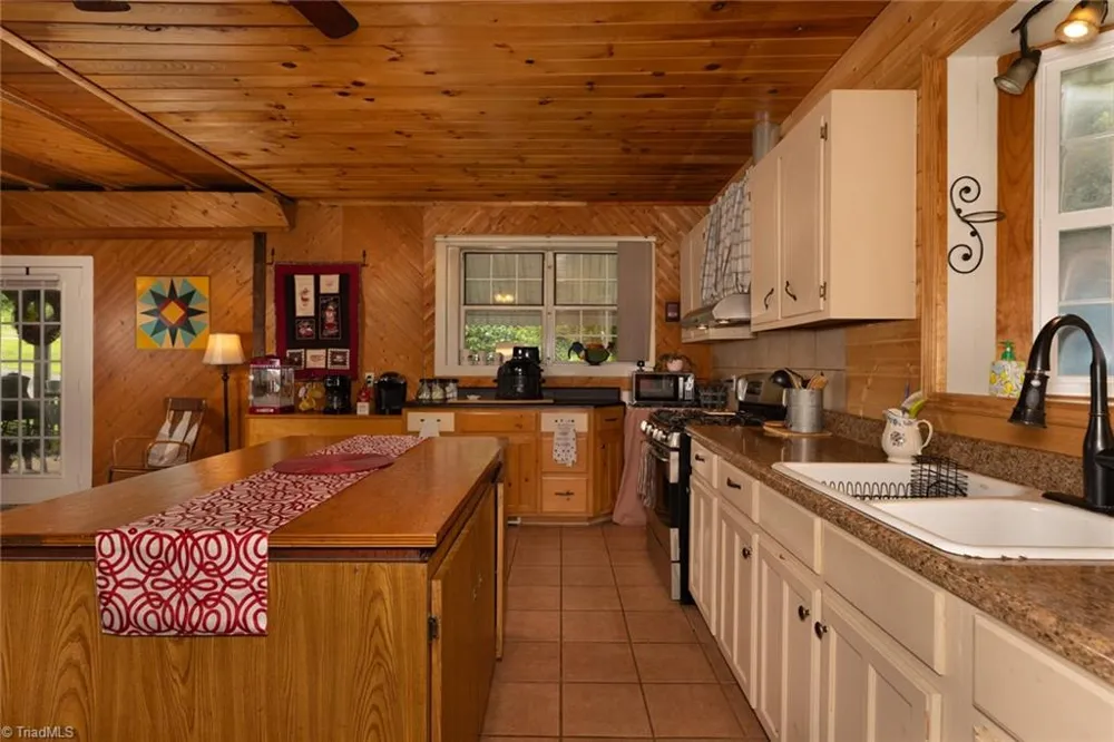 3916 Traphill Road Hays, NC 28635