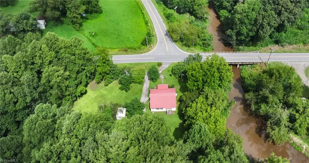 3916 Traphill Road Hays, NC 28635