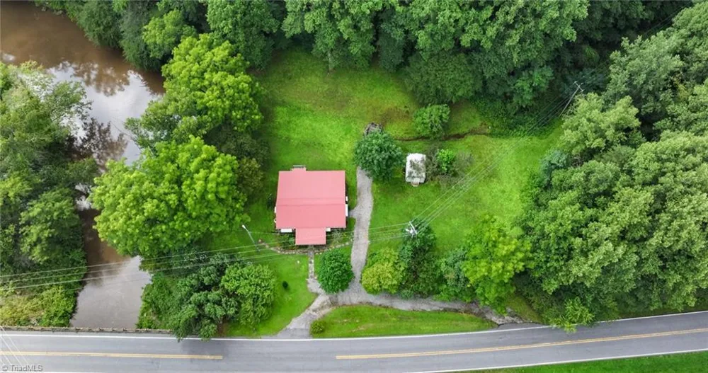 3916 Traphill Road Hays, NC 28635