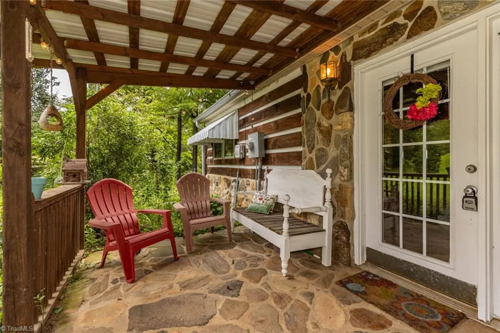 3916 Traphill Road Hays, NC 28635