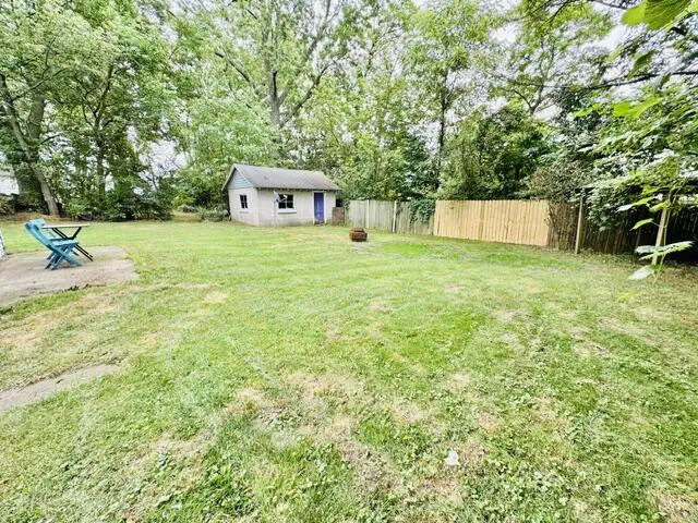 8 Richmond Avenue Emmett Charter Township, MI 49014
