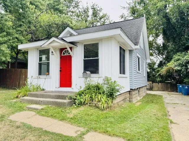 8 Richmond Avenue Emmett Charter Township, MI 49014