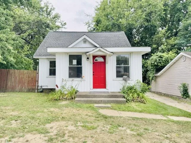 8 Richmond Avenue Emmett Charter Township, MI 49014