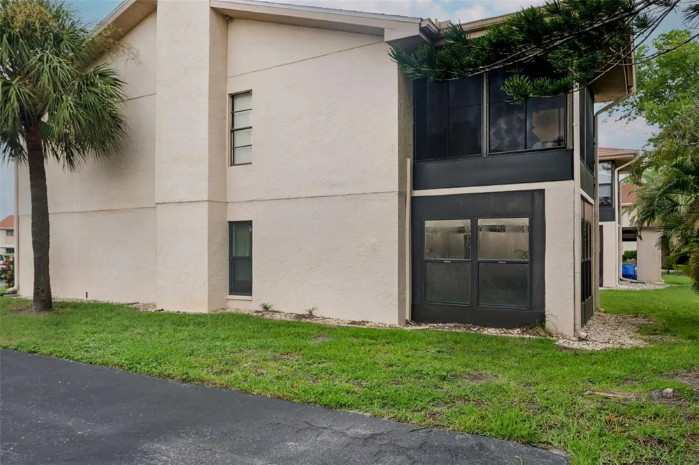 9920 EAGLES POINT CIRCLE #2 Port Richey, FL 34668