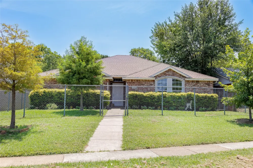 1304 W Mitchell Street Arlington, TX 76013