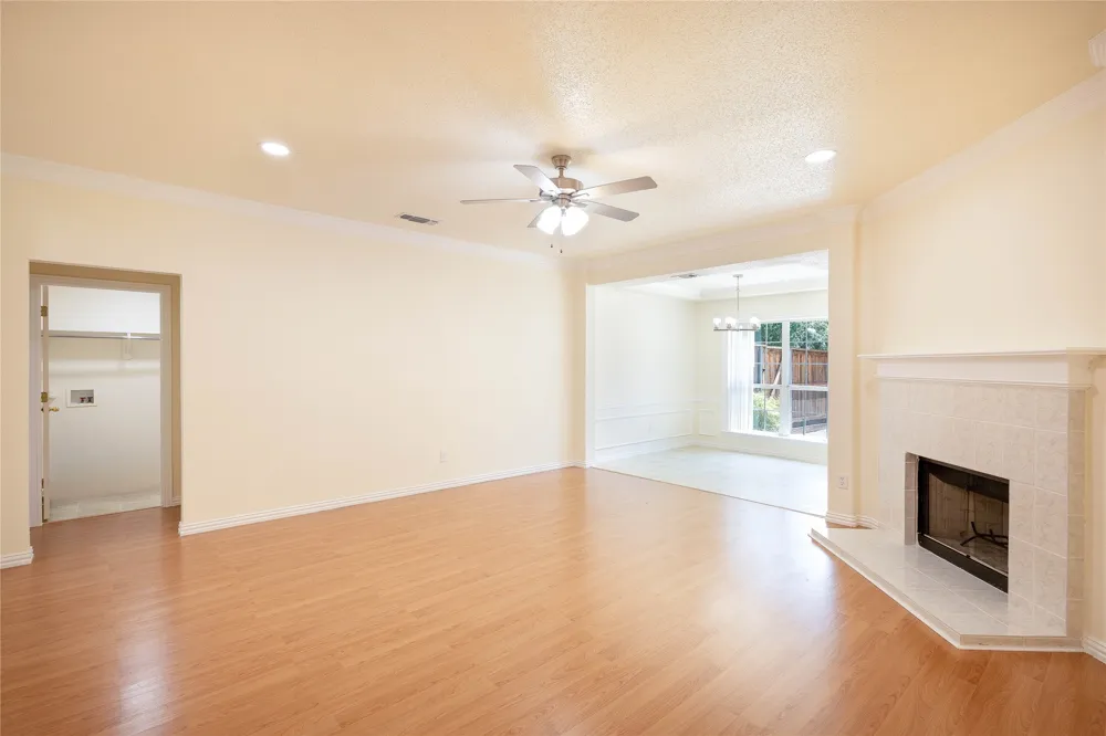 1304 W Mitchell Street Arlington, TX 76013