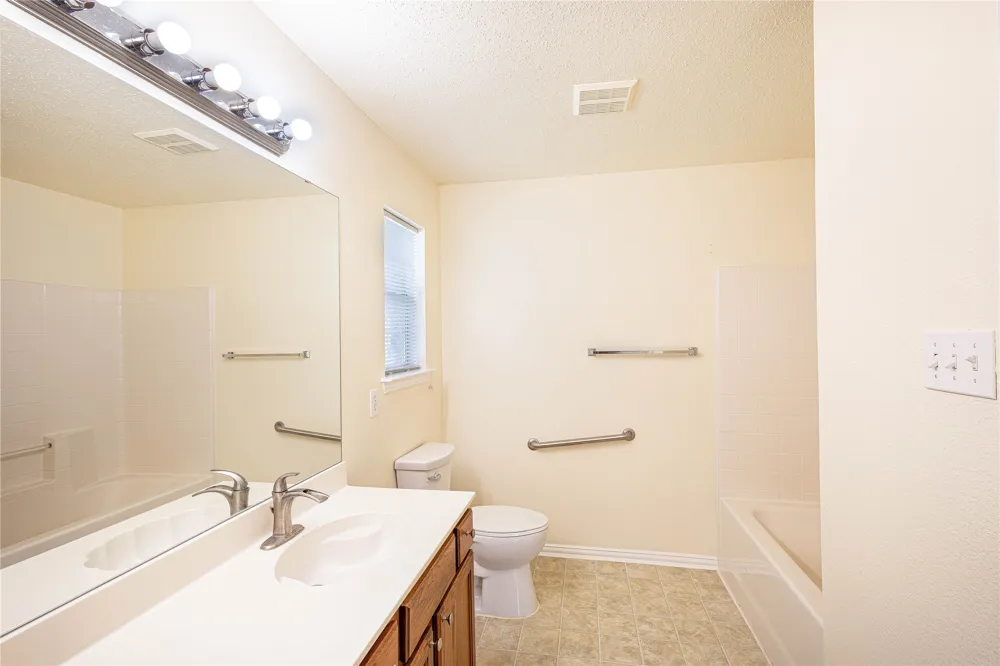 1304 W Mitchell Street Arlington, TX 76013