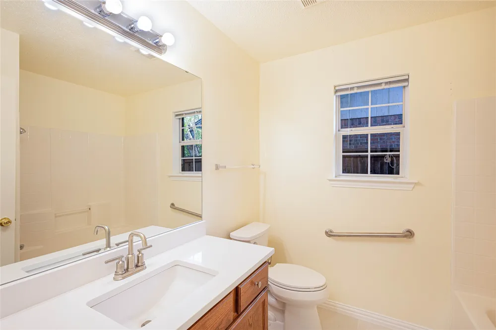 1304 W Mitchell Street Arlington, TX 76013