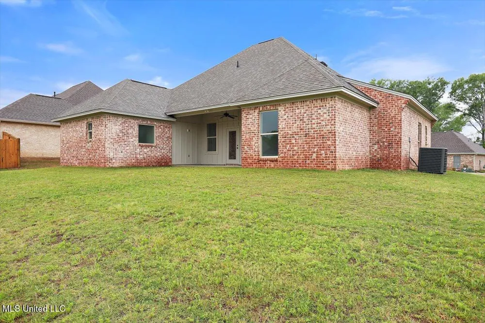 120 Willow Way Canton, MS 39046