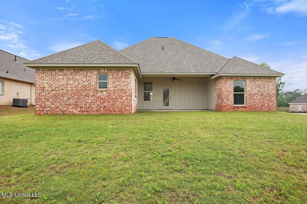 120 Willow Way Canton, MS 39046