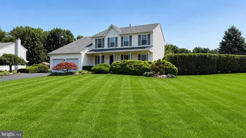 4 ACACIA AVENUE