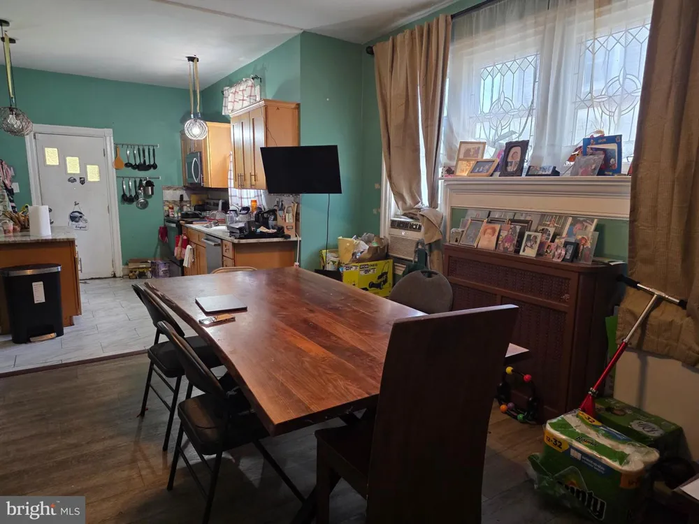 1319 W CHAMPLOST STREET Philadelphia, PA 19141