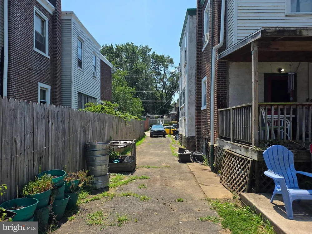 1319 W CHAMPLOST STREET Philadelphia, PA 19141
