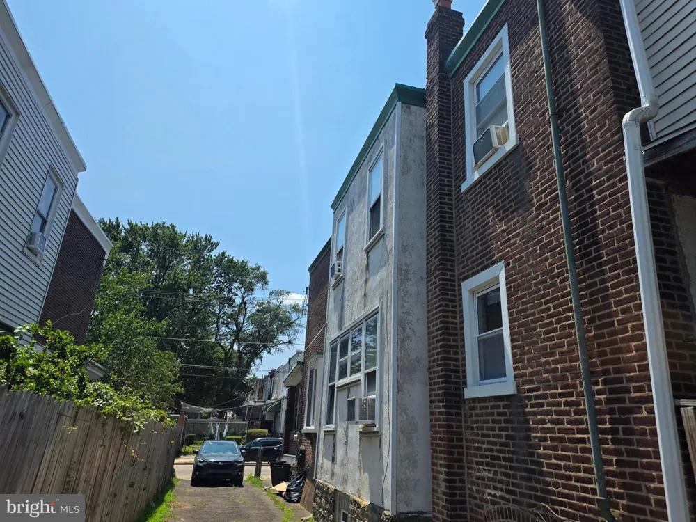 1319 W CHAMPLOST STREET Philadelphia, PA 19141
