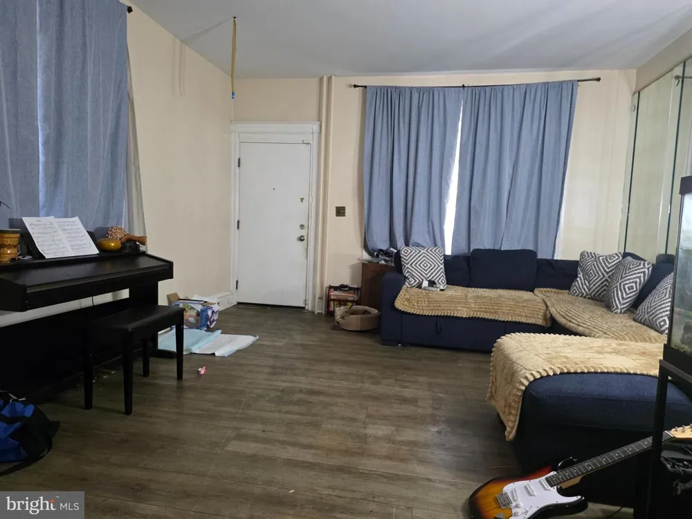 1319 W CHAMPLOST STREET Philadelphia, PA 19141