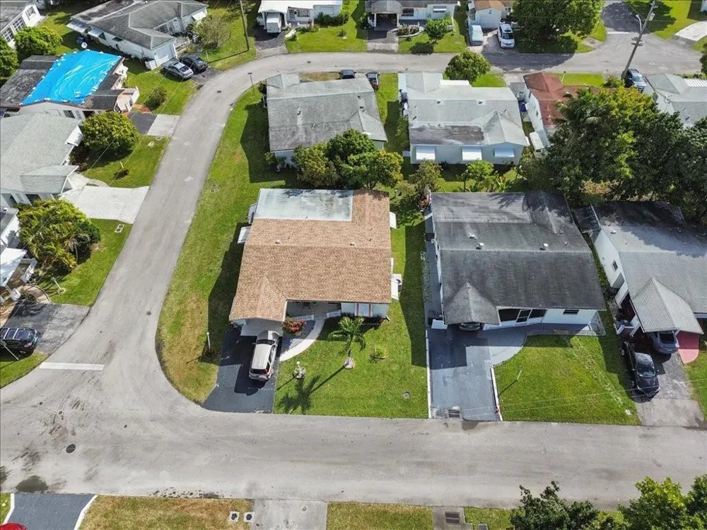 4290 NW 49th Terrace NW Lauderdale Lakes, FL 33319