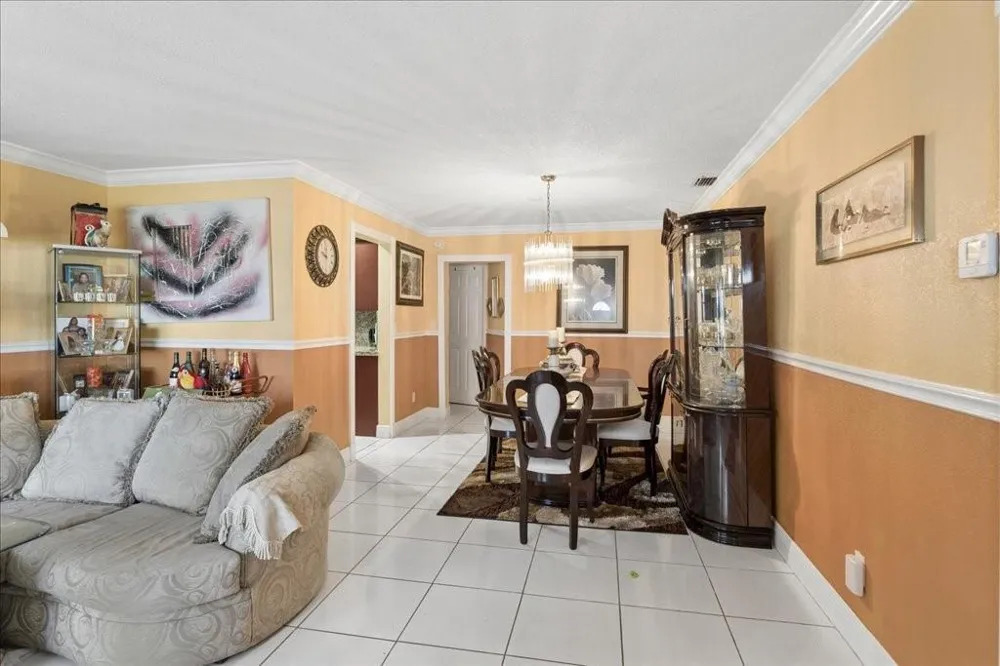 4290 NW 49th Terrace NW Lauderdale Lakes, FL 33319