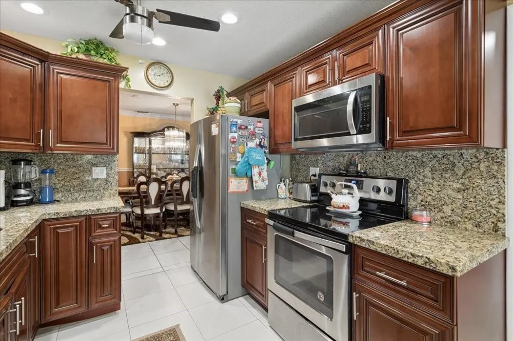 4290 NW 49th Terrace NW Lauderdale Lakes, FL 33319