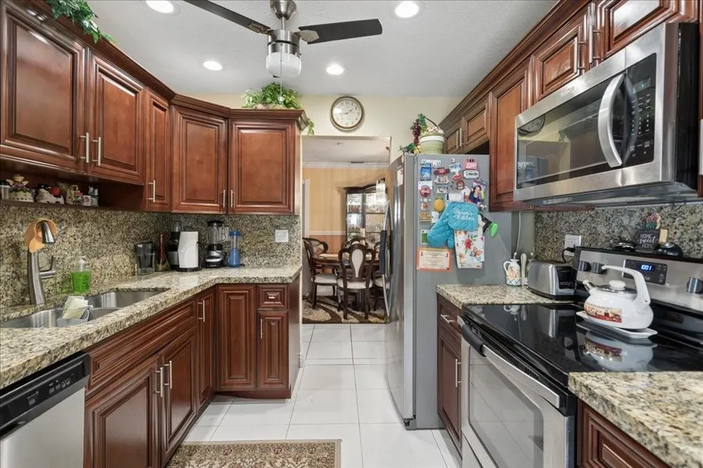 4290 NW 49th Terrace NW Lauderdale Lakes, FL 33319