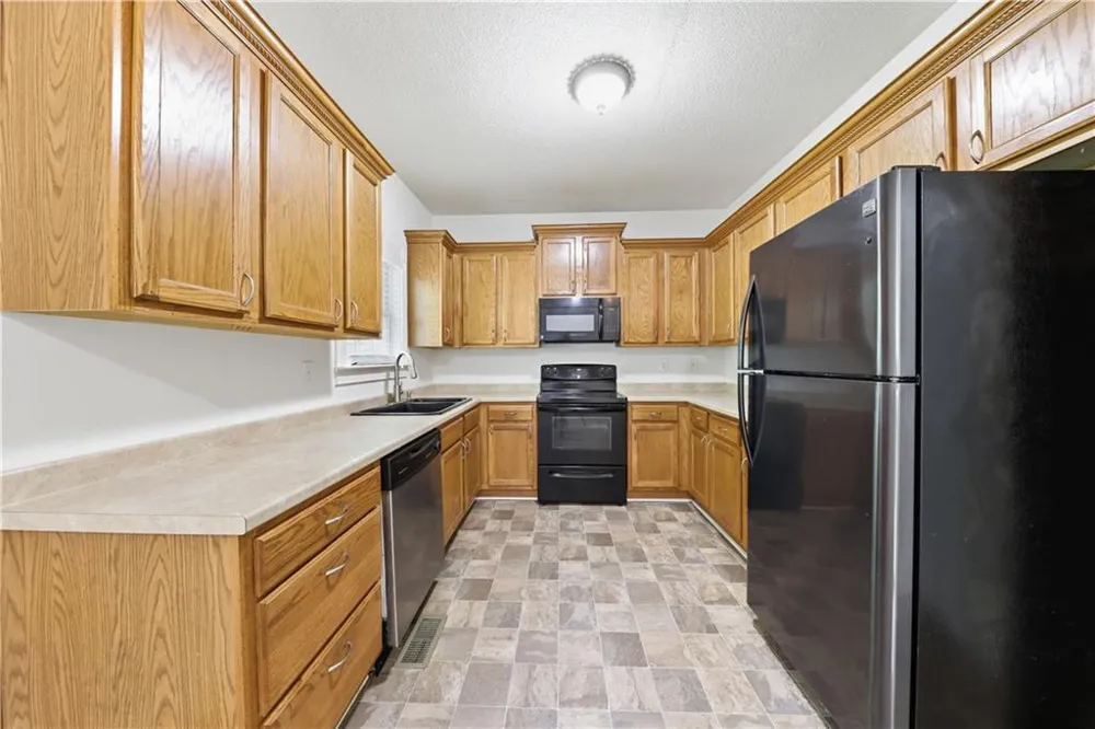 117 E Woodland Manor Temple, GA 30179