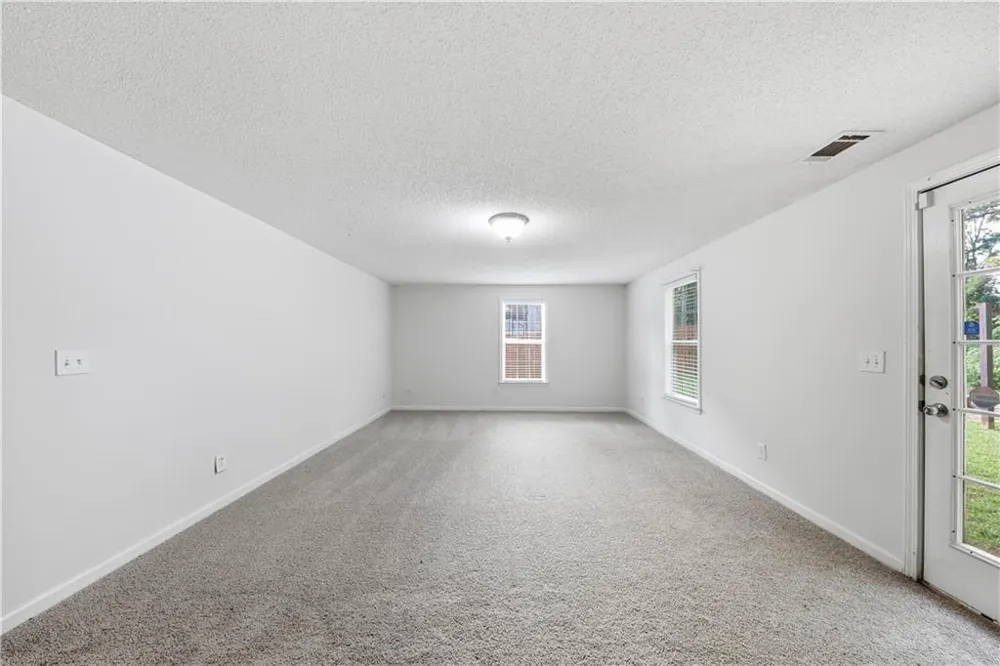 117 E Woodland Manor Temple, GA 30179
