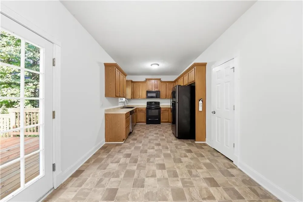 117 E Woodland Manor Temple, GA 30179