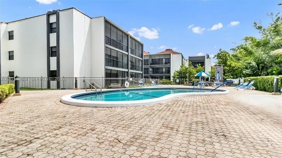 4040 Hills Drive #31 Hollywood, FL 33021