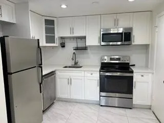 4040 Hills Drive #31 Hollywood, FL 33021