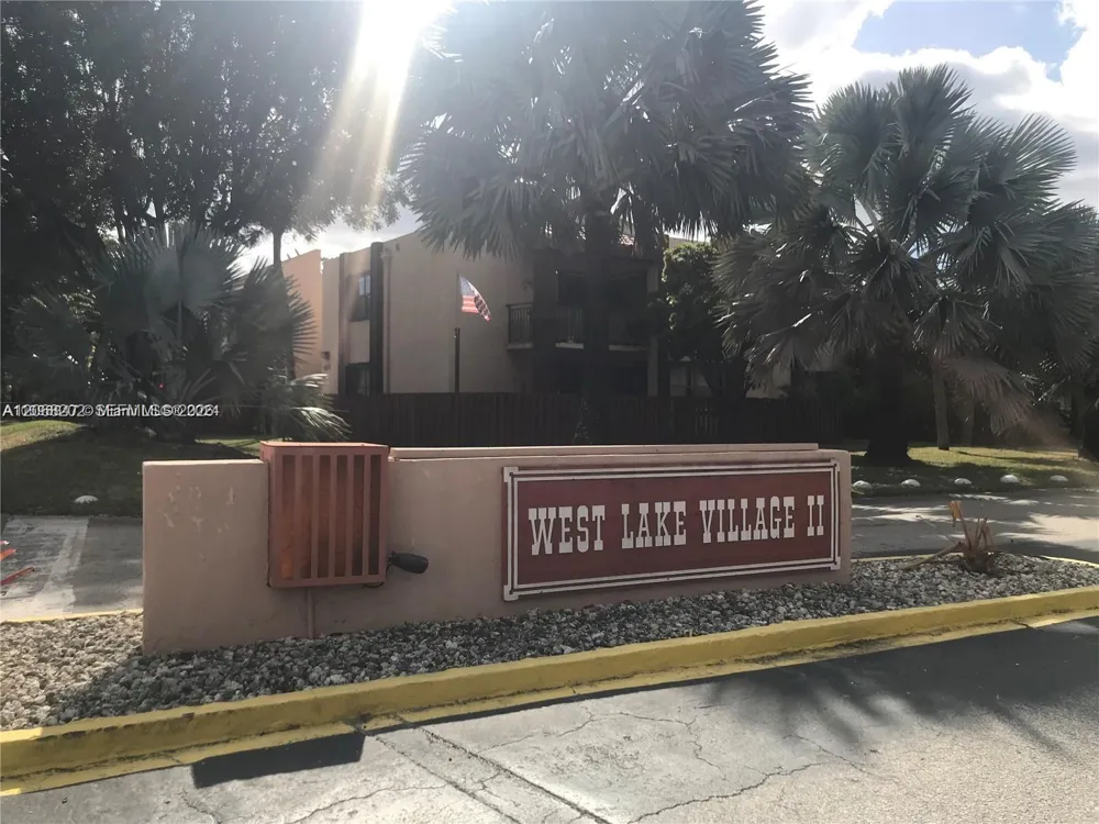 460 W Park Dr #207 Miami, FL 33172